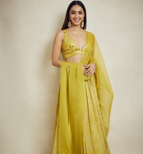 Steal Kiara Advani’s Stunning Saree Style with Monika Nidhii Top Saree Designs For Every Occasion